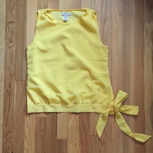 Tank with ribbon side tie